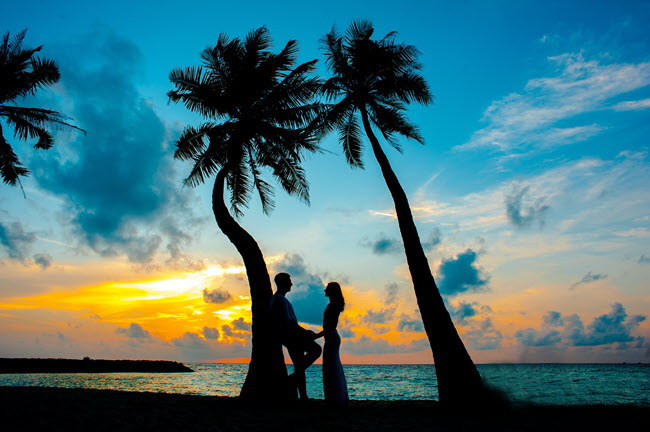 LUXURY ROMANCE PACKAGE ON PARADISE ISLAND: CHRISTMAS AND NEW YEAR